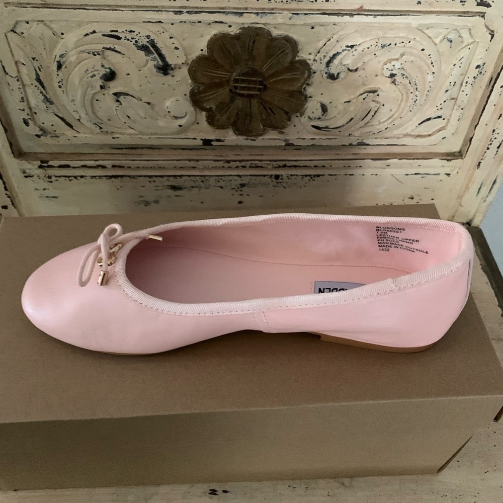 Steve Madden pink flats, new in box